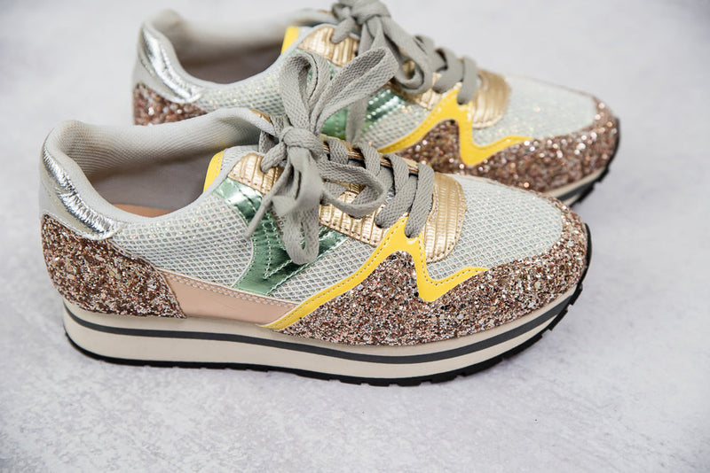 Miu Miu Sneakers in Gold