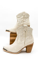 Very Volatile Taylor Ankle Boot in Off White