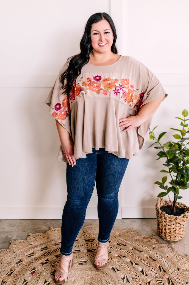 Savanna Jane Bold Embroidered Floral Top In Natural Dahlia