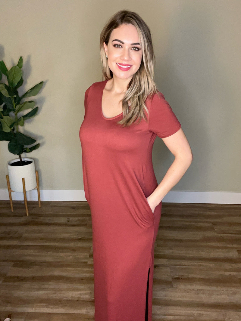 V Neck Maxi Dress With Pockets In Rosewood