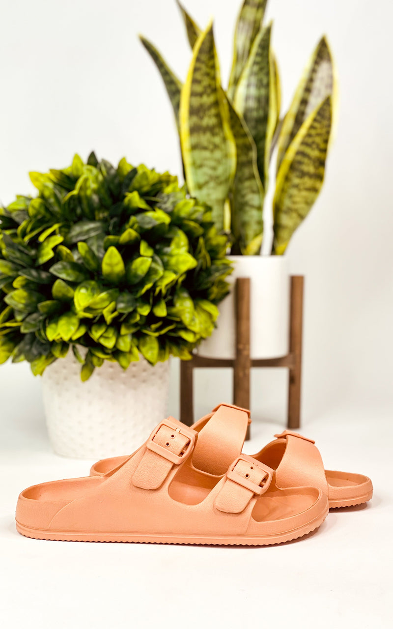 Qupid Lennie Slides in Coral